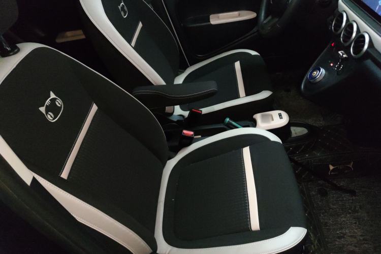 Used ORA Black Cat 2022 351 km Comfort Version Lithium Iron Phosphate Right Front Seat