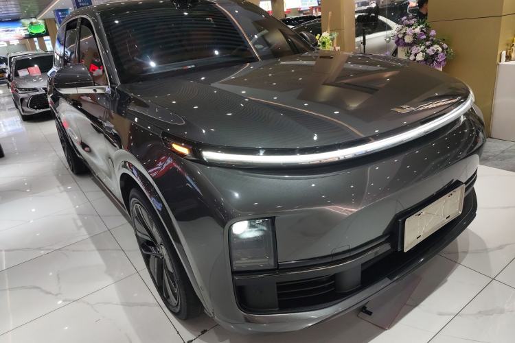 Used Li Auto L9 2022 Max model Front Right 45 Deg