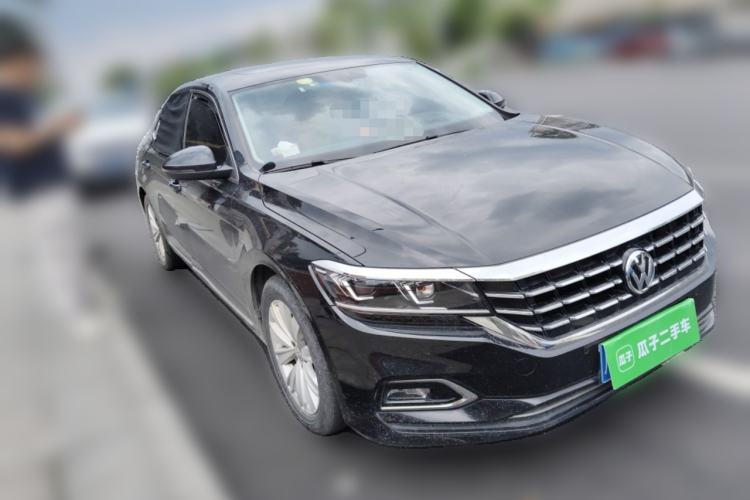 Used Volkswagen Passat 2019 330TSI Elite Edition China VI Front Right 45 Deg
