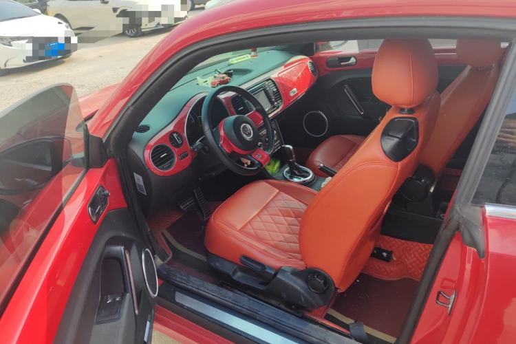 Used Volkswagen Beetle 2015 180TSI model
