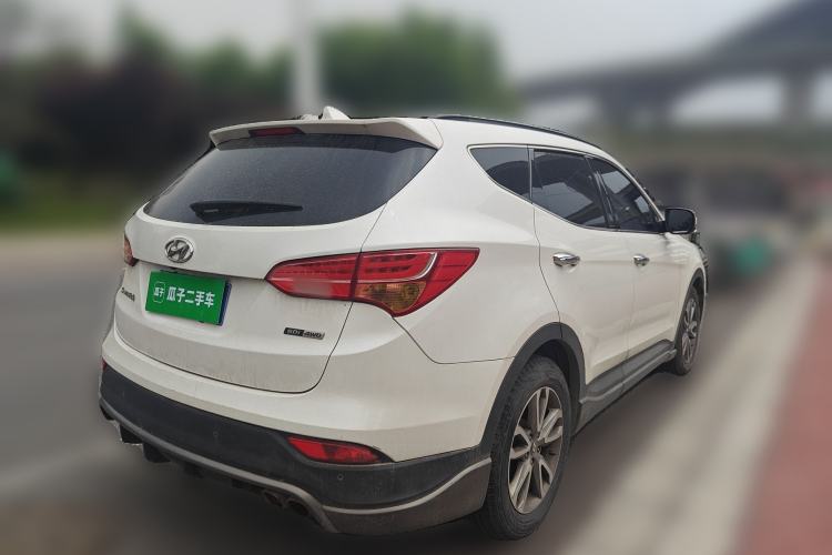 Used Hyundai Santa Fe Classic 2013 3.0L 4x4 Comfort Edition with Navigation 7 Seats Euro IV
