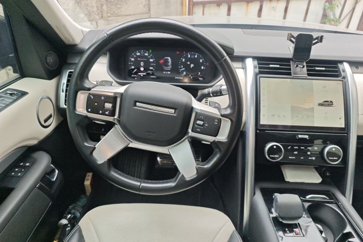 Used Land Rover Discovery 2021 360 PS R-Dynamic SE
