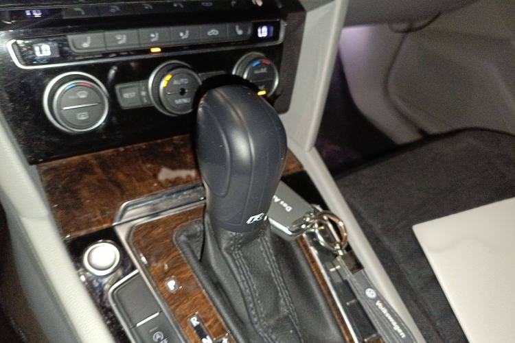 Used Volkswagen Magotan 2017 330TSI DSG Luxury Model