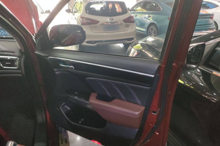 Used GAC Trumpchi GS7 2017 320T Two-Wheel-Drive Luxury Smart Connectivity Model Interior 2