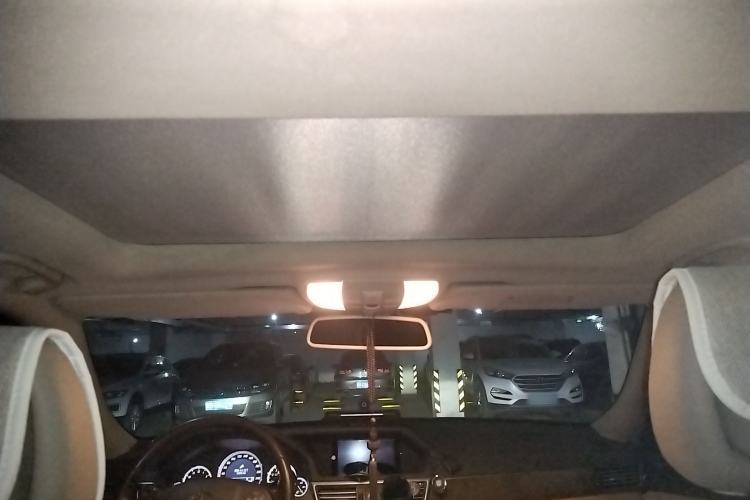 Used Mercedes-Benz E-Class 2009 E 300 Elegant Model