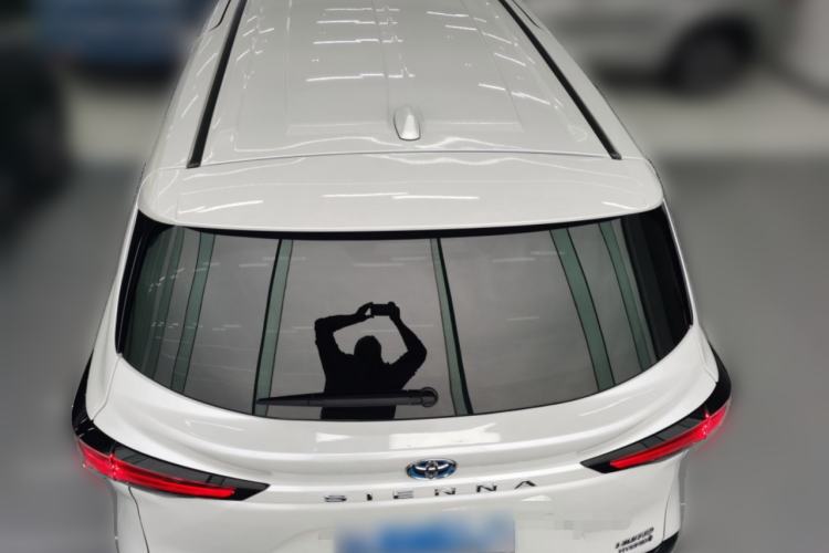 Used Toyota SIENNA 2023 2.5L Hybrid Comfort Edition
