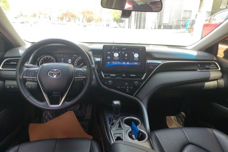 Used Toyota Camry 2021 2.0G Luxury Edition
