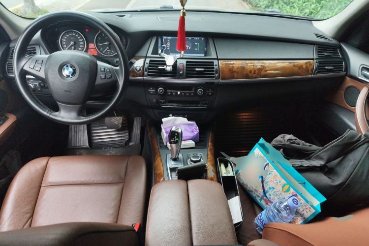 Used BMW X5 2011 xDrive35i Luxury Model Center Console