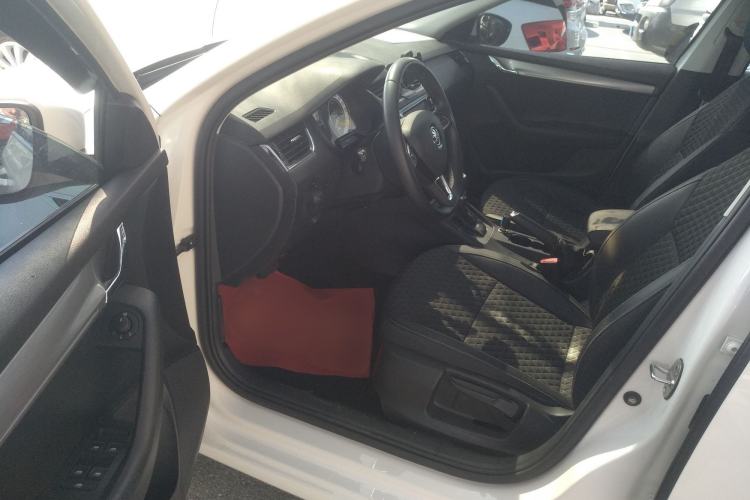 Used Skoda Octavia 2018 1.6L Automatic Luxury Edition