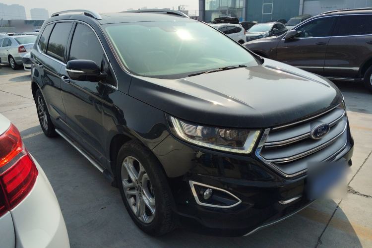 Used Ford Edge 2016 EcoBoost 245 Two-Wheel-Drive Titanium 7-Seater Front Right 45 Deg