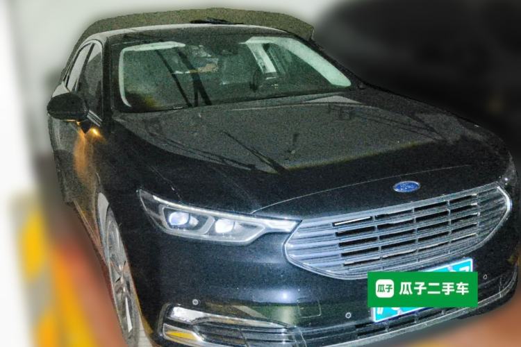 Used Ford Taurus 2019 EcoBoost 245 Premium Edition Front Right 45 Deg