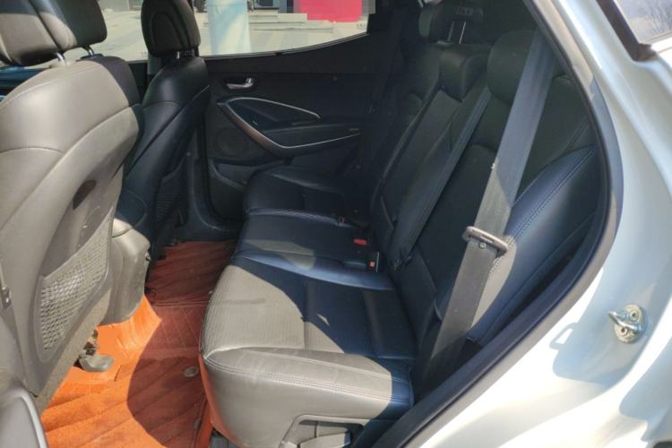 Used Hyundai Santa Fe 2013 Revised Version 2.4L Automatic All-Wheel Drive Smart Type
