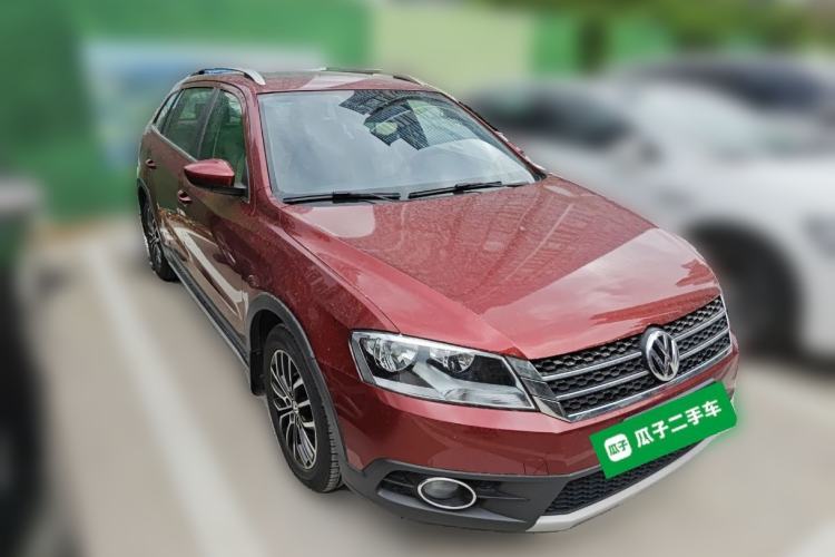 Used Volkswagen Cross Lavida 2014 1.6L Automatic Front Right 45 Deg