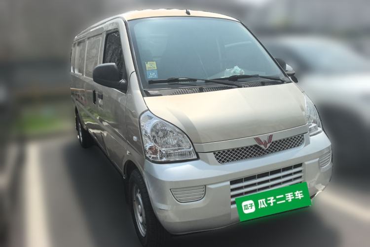 Used Wuling Rongguang EV 2022 Basic Model Enclosed-Window Vehicle with 2 Seats Equipped with Penghui Battery Front Right 45 Deg