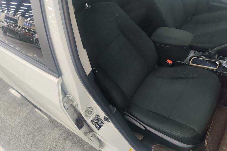 Used Toyota Levin 2017 Revised Dual-Engine 1.8H GS E-CVT Elite Sunroof Version China V Standard