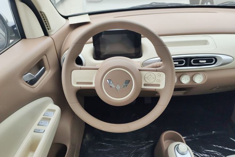 Used Wuling Hongguang MINIEV 2025 Four-Door Version Advanced Edition Steering Wheel