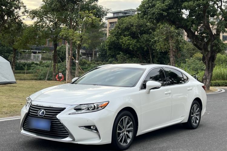 Used Lexus ES 2017 300h Mark Levinson Comfort Edition