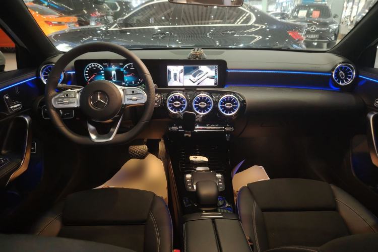 Used Mercedes-Benz A-Class 2021 A 200 L Sport Sedan Fashion Model
