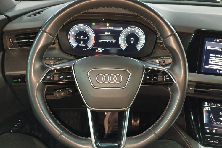 Used Audi Q6 2024 45 TFSI quattro Qiyun Edition Flying Rider Package 6 Seats