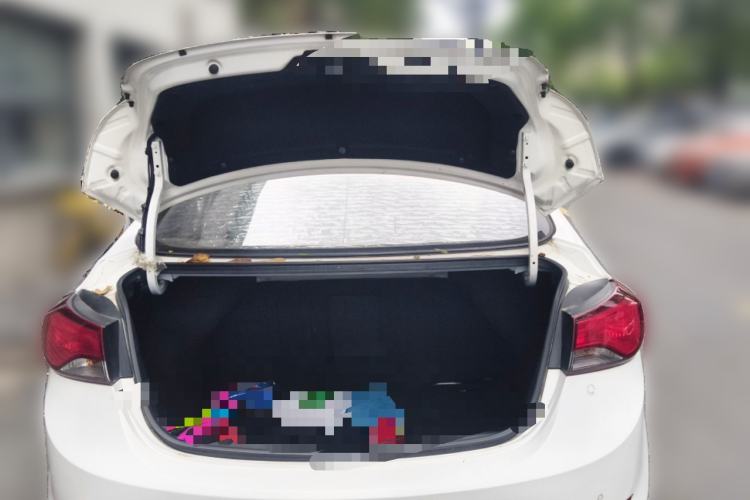 Used Hyundai Elantra (5th Generation / Langdong) 2016 1.6L Automatic Prestige Model Trunk