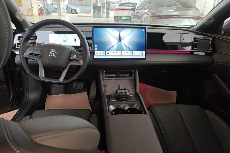 Used BYD Qin L 2025 DM-i Smart Drive 120KM Excellence Model
