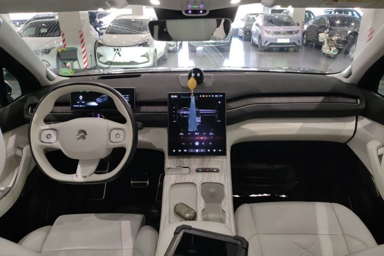 Used Nio ES7 2022 100 kWh Interior 2