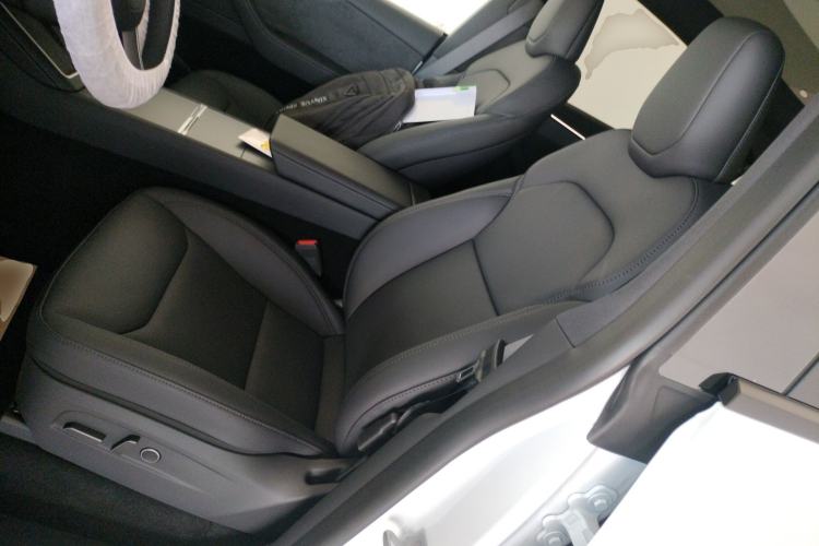 Used Tesla Model Y 2026 Long-Range All-Wheel-Drive Model