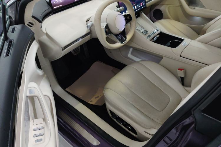 Used Hima Luxeed S7 2025 785 km Ultra