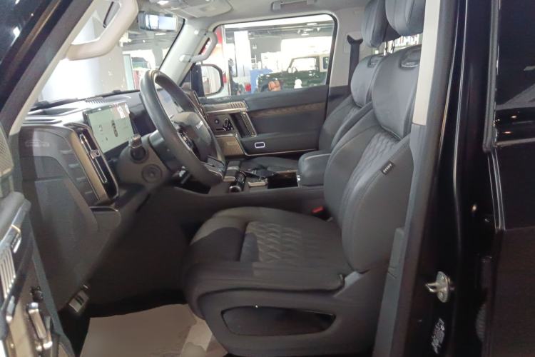 Used Brave warrior 917 2023 Range-Extended Base Model Left Front Seat