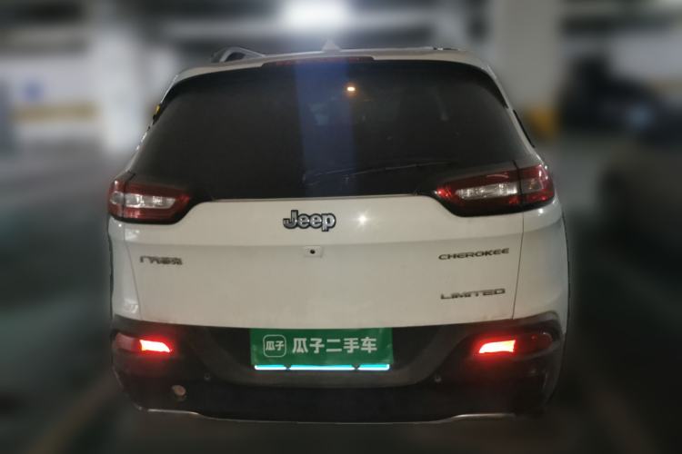Used Jeep Cherokee 2017 2.0L Superior Edition Rear
