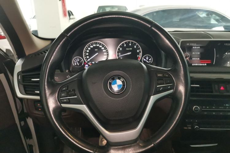 Used BMW X5 2014 xDrive35i Leading Model Steering Wheel