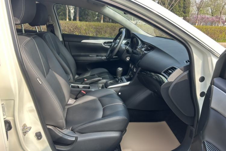 Used Nissan Sylphy 2022 Classic 1.6XE CVT Comfort Edition Interior 5