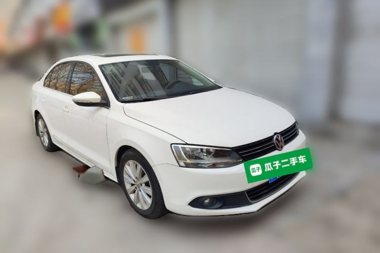 Used Volkswagen Sagitar 2014 Revised Version 1.6L Manual Leading Edition Front Right 45 Deg