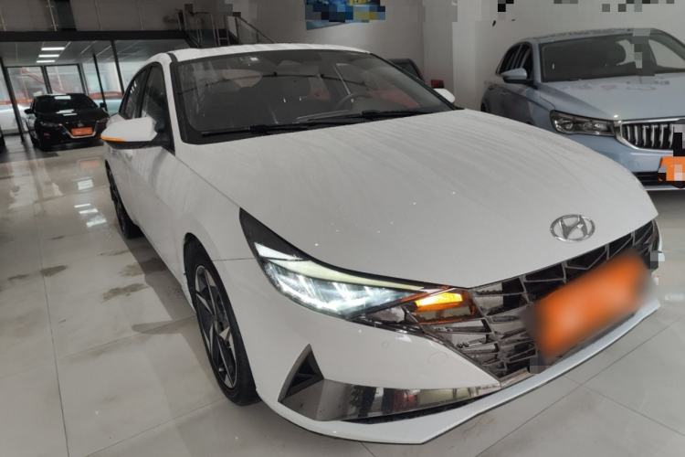 Used Hyundai Elantra 2022 240TGDi DCT LUX Prestige Edition Front Right 45 Deg