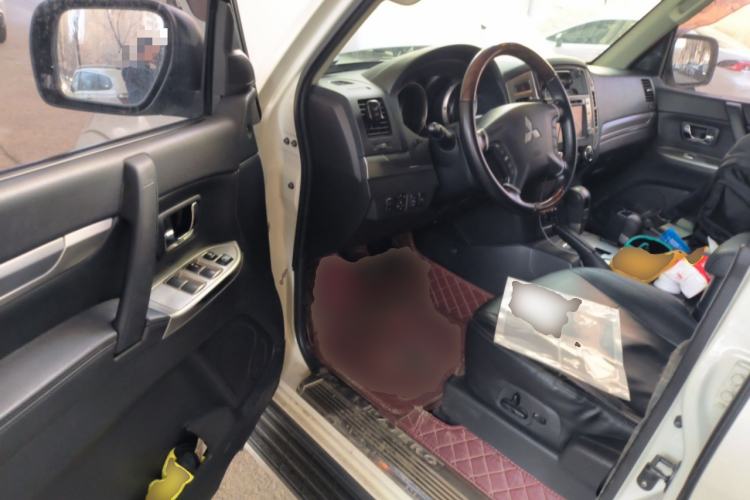 Used Mitsubishi Pajero 2016 3.0L Automatic Prestige Version China IV Standard
