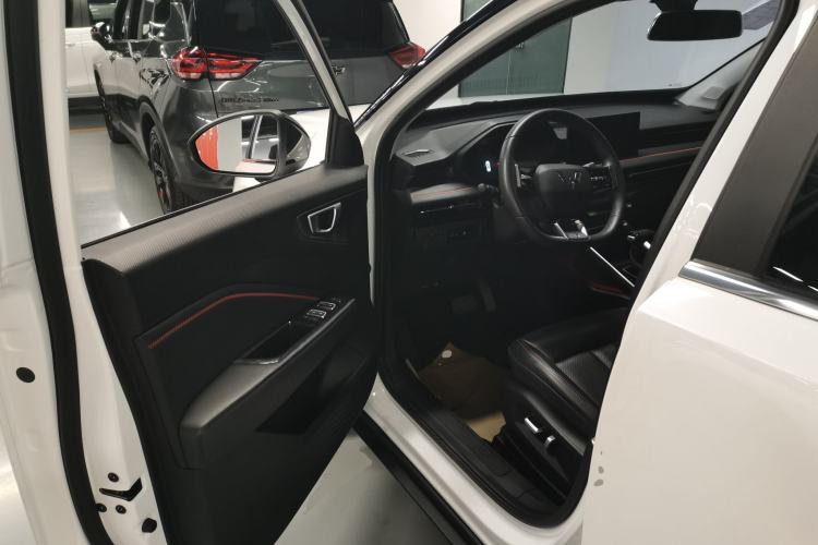 Used Wuling Alvez 2022 1.5T CVT Trendy & Cool Edition
