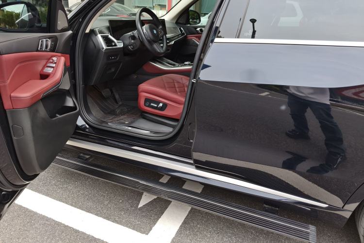 Used BMW X5 2023 xDrive 30Li M Sport Package Exterior 11