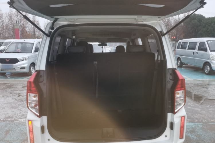 Used Wuling Hongguang PLUS 2020 1.5L Manual Comfort 7-Seater