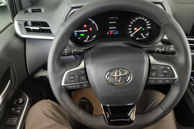 Used Toyota Sienna 2024 2.5L Hybrid Four-Wheel Drive Prestige Edition