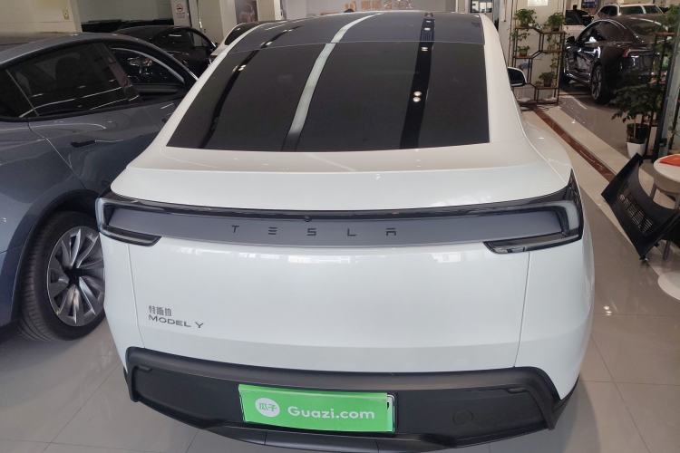 Used Tesla Model Y 2025 Rear-Wheel-Drive Version
