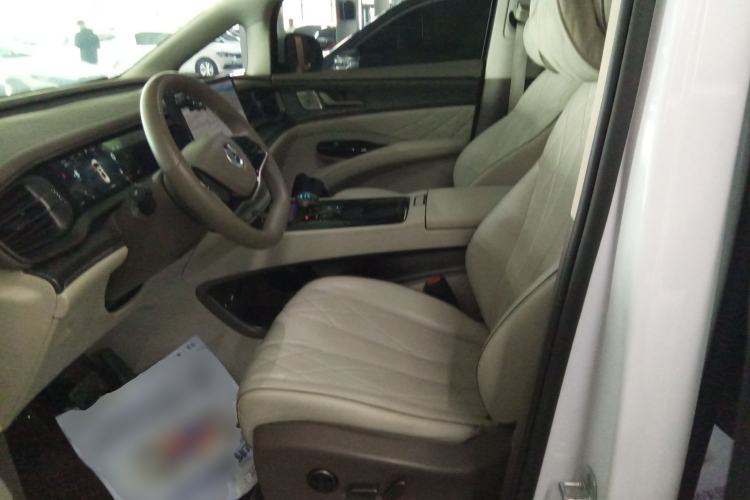 Used Denza D9 2022 DM-i 1040 Prestige Model