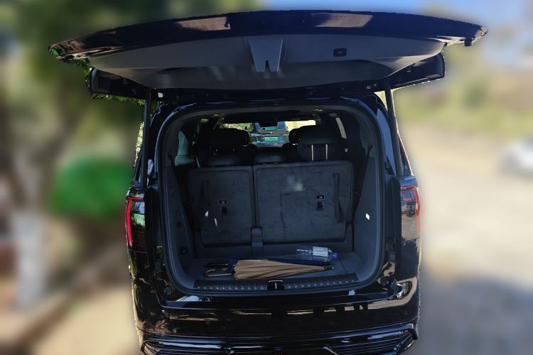 Used Zeekr 009 2024 7-Seater Walk-Through Version Four-Wheel Drive 108 kWh