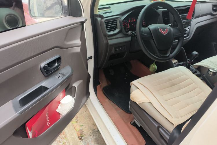 Used Wuling Hongguang V 2022 1.5L Jingqu Version Hydraulic Power Steering LAR