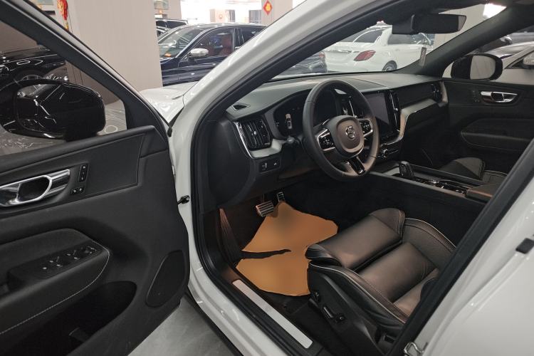 Used Volvo XC60 2022 B5 4x4 Smart & Advanced Sport Edition
