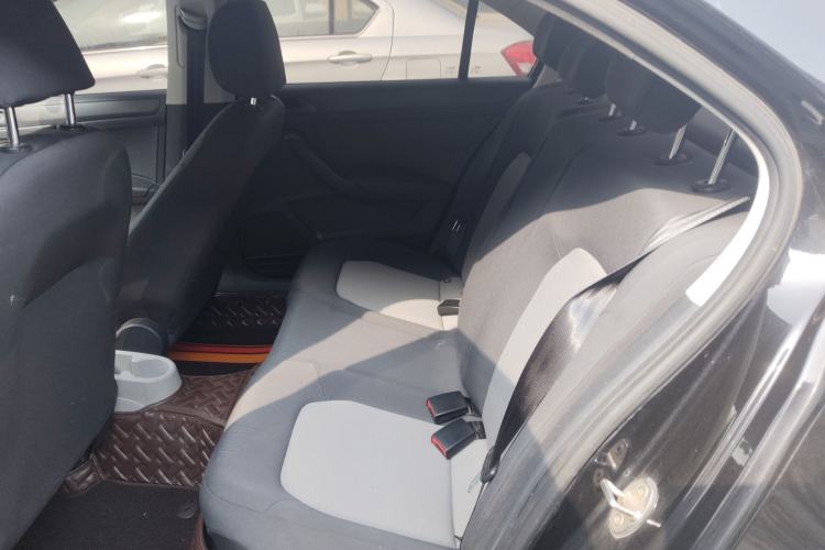 Used Skoda Rapid 2015 1.6L Manual Le Xuan Model