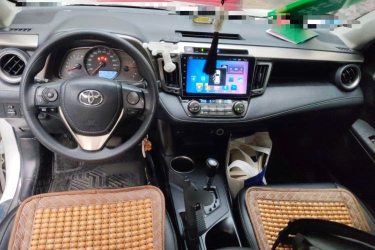 Used Toyota RAV4 2015 2.0L CVT Two-Wheel Drive Fashion Edition
