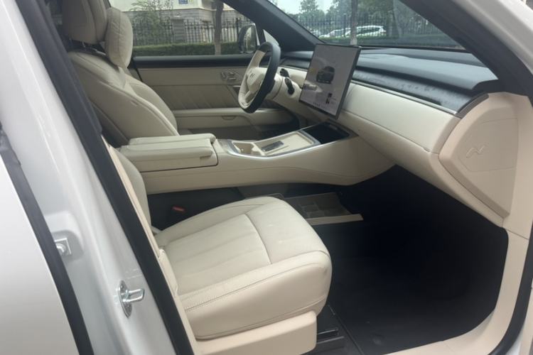 Used ONVO Luxeed L90 2025 Model—Max Six-Seater Version