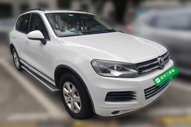 Used Volkswagen Touareg 2014 3.0 TSI New Edition Front Right 45 Deg