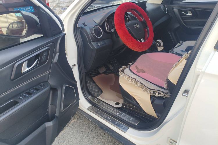 Used Bestune X40 2017 1.6L Automatic Luxury Model
