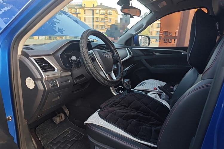 Used SAIC MAXUS T60 2017 2.0T Gasoline Automatic Two-Wheel Drive High-Ride Comfort-Grade Standard Cabin